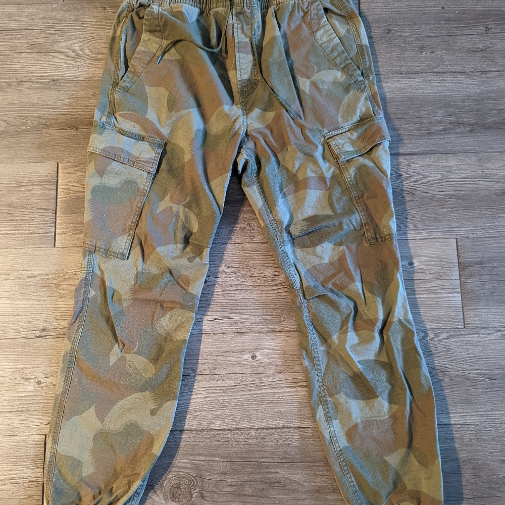 Gap Camo Cargo Joggers Size Small NWOT